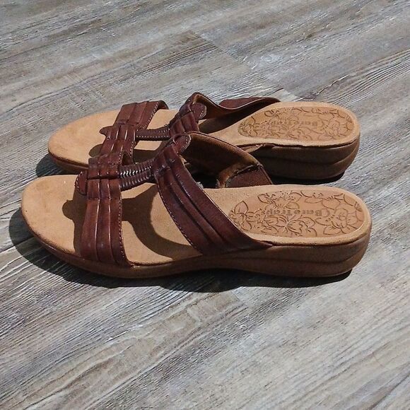 BareTraps  Justee brown leather slip on sandals slides Sz 9 NWOT - Picture 3 of 8